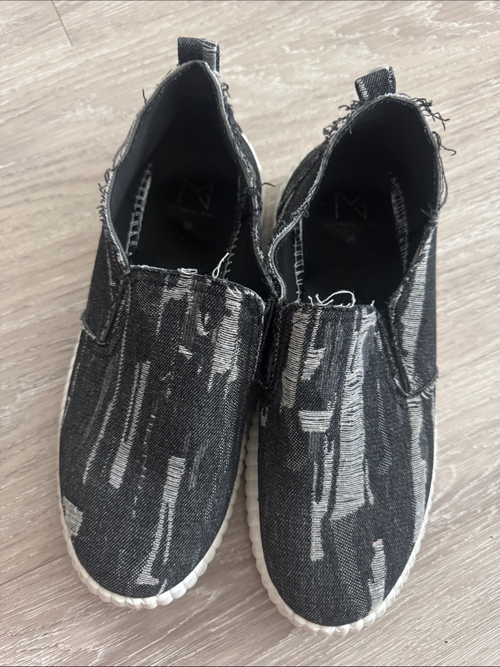 Men's Casual Slip-On Sandals in Black and Gray - Relaxed Canvas Style